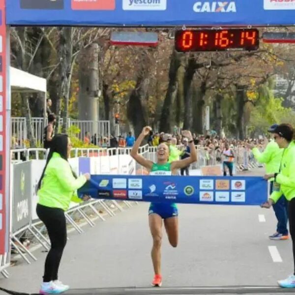 Núbia de Oliveira Silva encerra jejum brasileiro na Meia Maratona do Rio