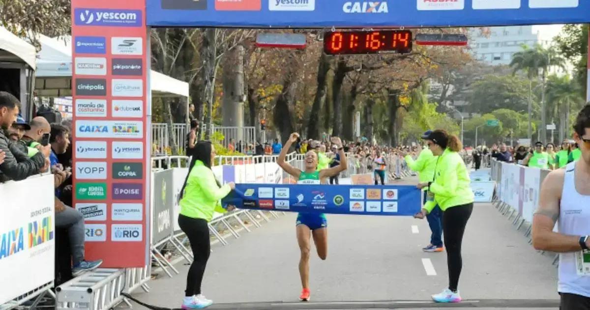 Núbia de Oliveira Silva encerra jejum brasileiro na Meia Maratona do Rio