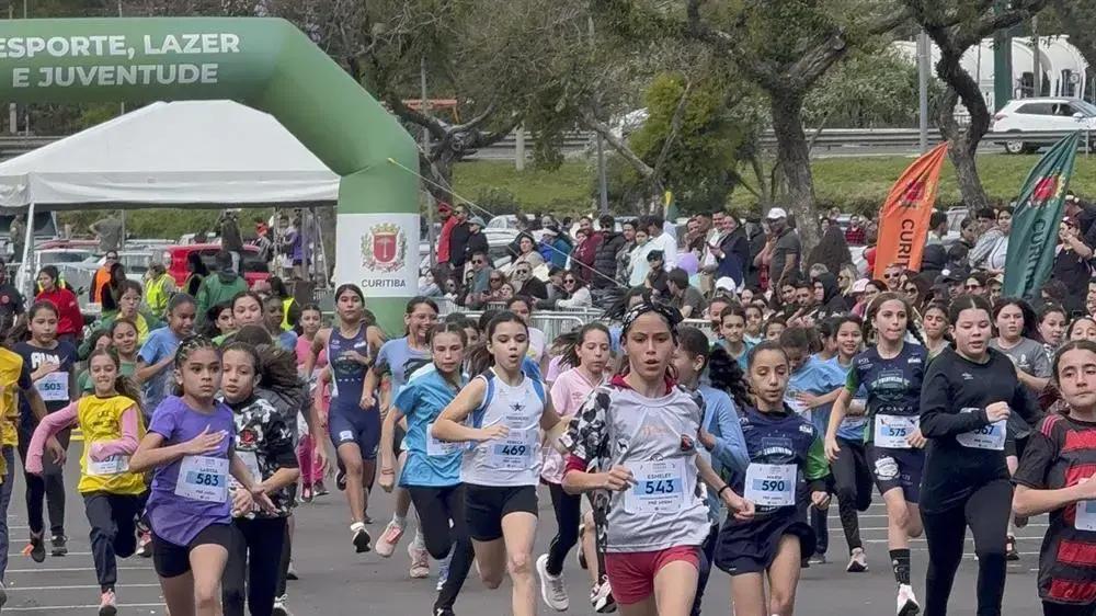 Circuito Infantil de Corridas de Rua reúne mil jovens no Barigui