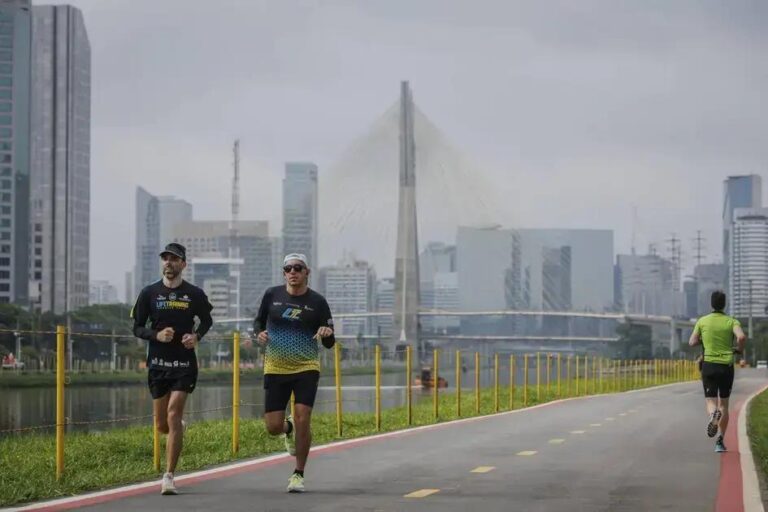 Alternar entre corrida e caminhada: benefícios para corredores