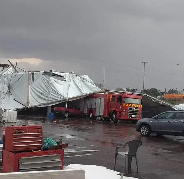 Temporal causa estragos no Autódromo de Cascavel durante corrida