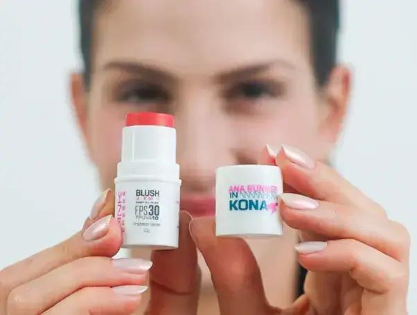 PINK CHEEKS Lança Blush Coral em Homenagem à Triatleta Ana Runner