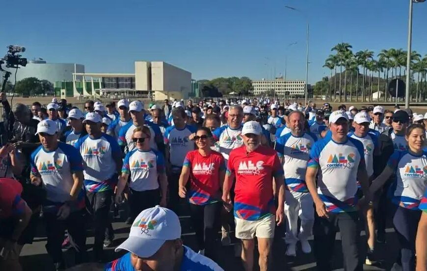 Lula participa de corrida em Brasília e defende a soberania educacional
