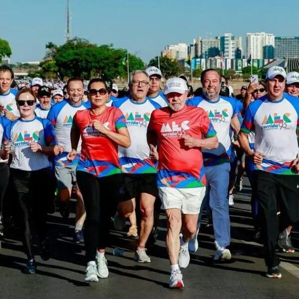 Lula participa de corrida em homenagem aos 95 anos do MEC