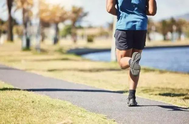 Dicas de um ortopedista para prevenir lesões em corridas de rua