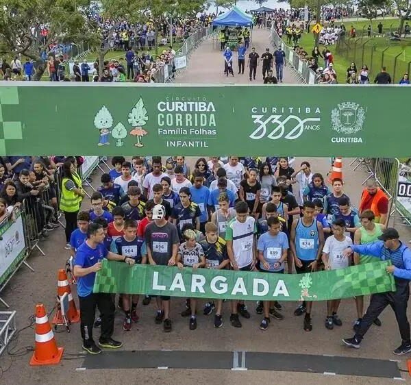 Kits da 4ª etapa da corrida infantil em Curitiba começam a ser entregues