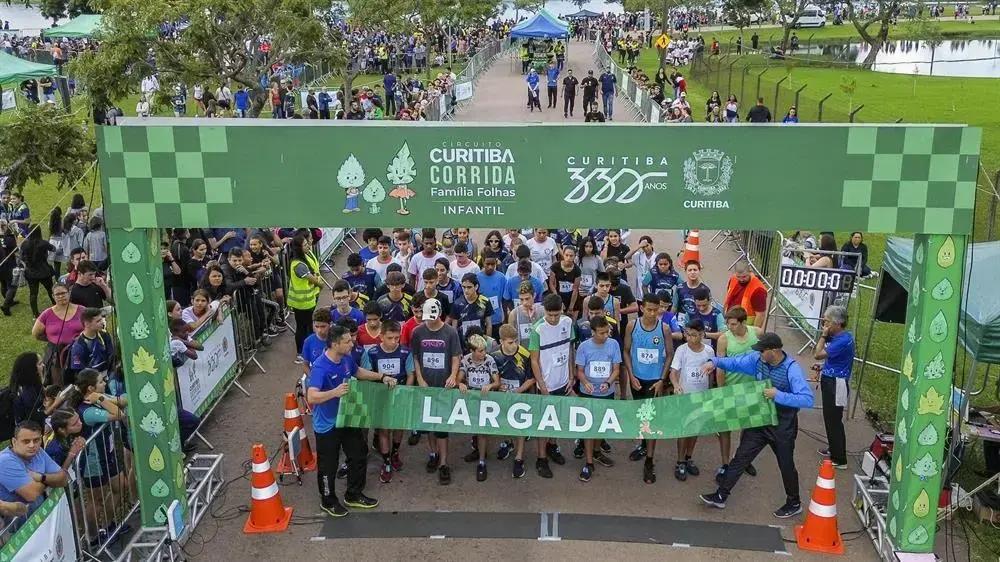 Kits da 4ª etapa da corrida infantil em Curitiba começam a ser entregues