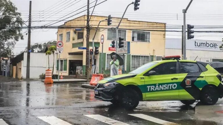 Alterações no trânsito de Curitiba para corridas e passeio ciclístico neste fim de semana