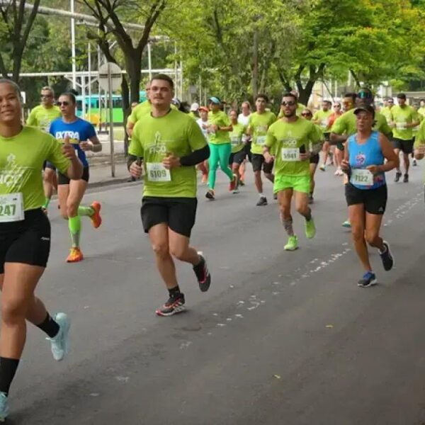 Corrida do Aço arrecada mais de 10 toneladas de alimentos em Ipatinga