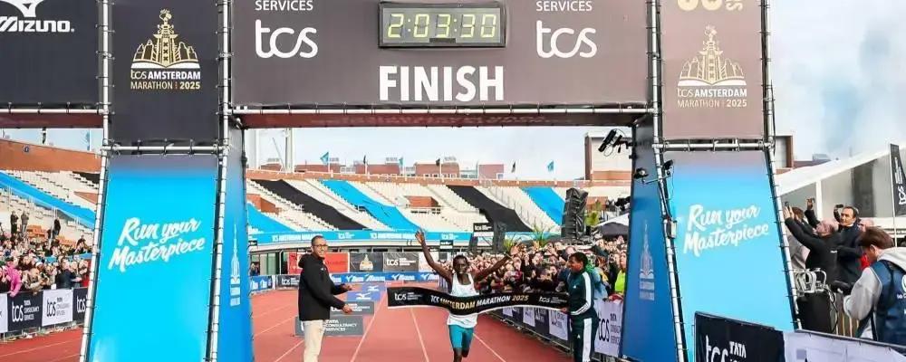 Geoffrey Kipchumba quebra recorde na Maratona de Amsterdã 2025