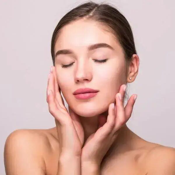 Skincare minimalista: cuidados essenciais para corredores