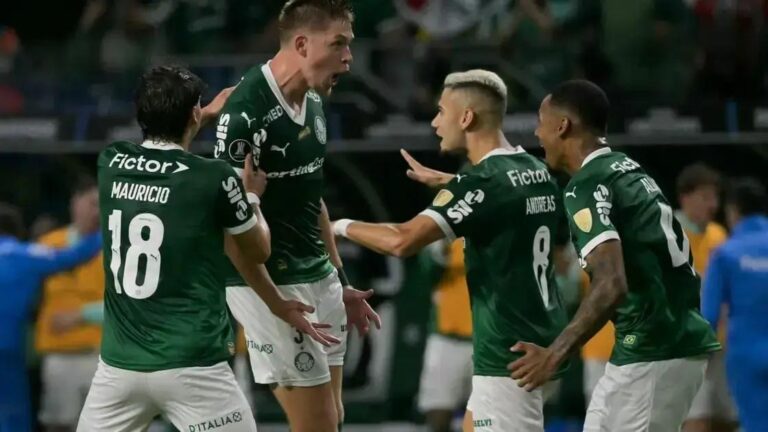 Palmeiras avança na Libertadores e busca títulos em 2025