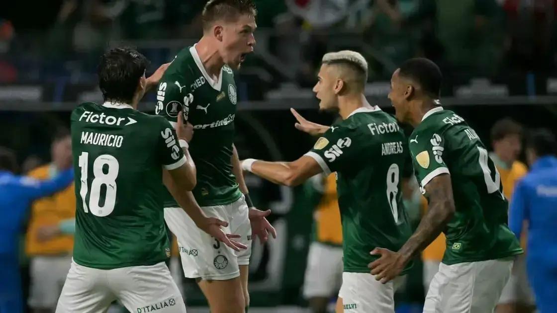 Palmeiras avança na Libertadores e busca títulos em 2025