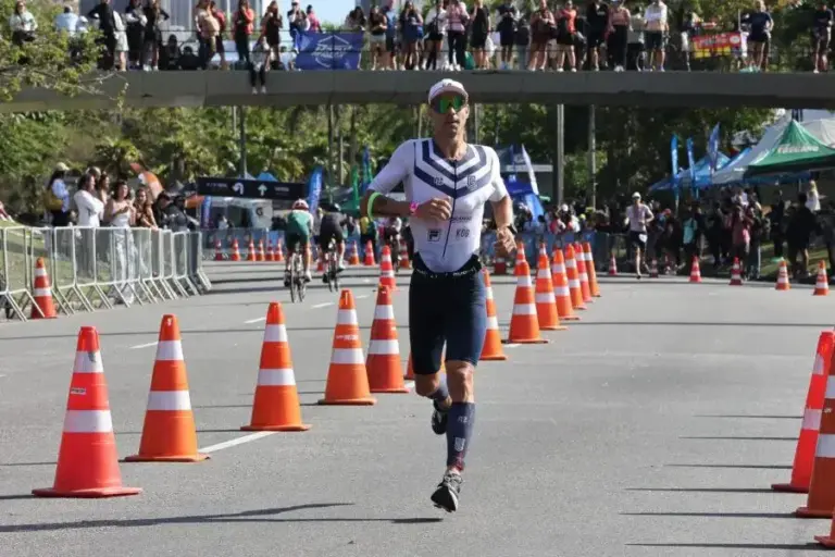 Itaú BBA Ironman 70.3 Aracaju: Profissionais e Novatos em Ação
