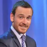 Michael Fassbender participa da corrida da Porsche Cup no Brasil