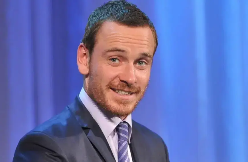 Michael Fassbender participa da corrida da Porsche Cup no Brasil