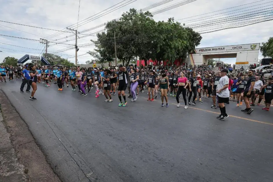 Polícia Militar entrega kits para a 25ª Corrida Homens do Mato em Cuiabá