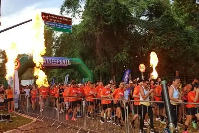 Corrida do Fogo reúne 950 atletas e militares em Campo Grande