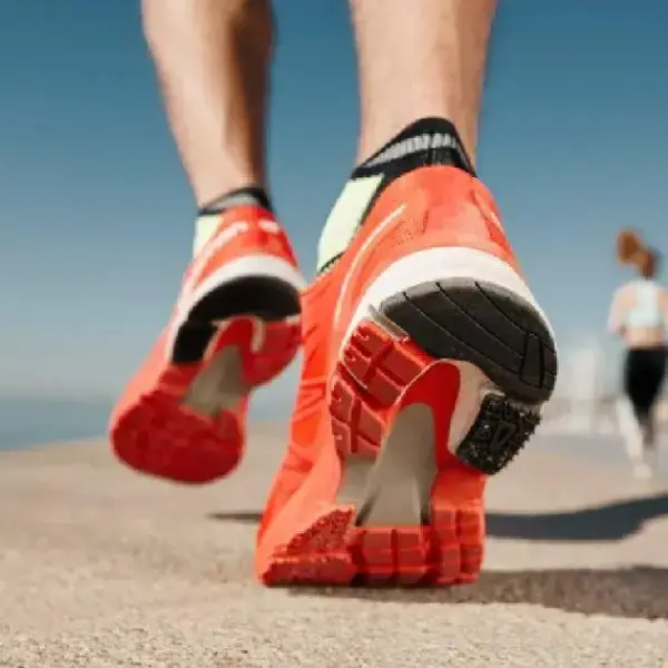 Os riscos de usar tênis de corrida na musculação: o que você precisa saber