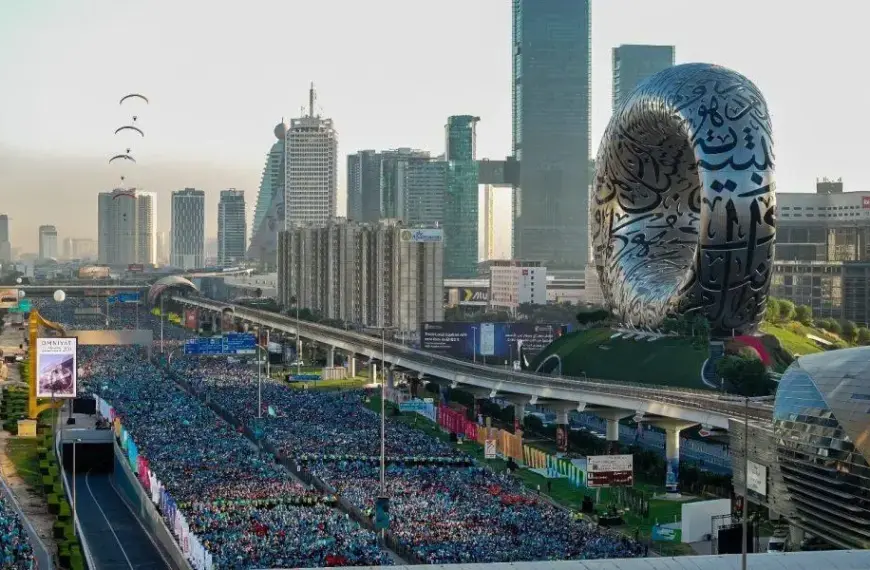 Dubai Run 2025: Um Recorde de 307 Mil Corredores nas Ruas